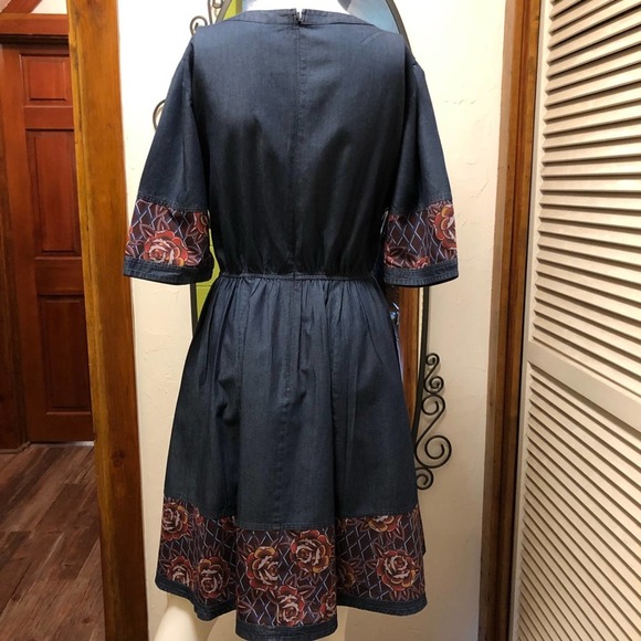 New eShakti Chambray with Trim - Picture 5 of 7